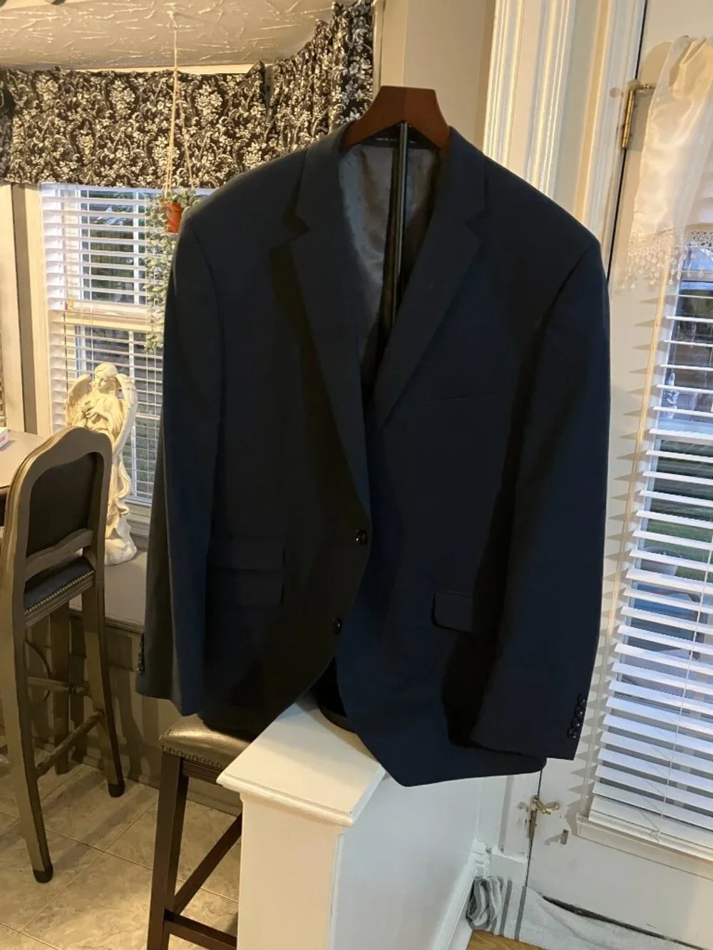 48R Perry Ellis suit
